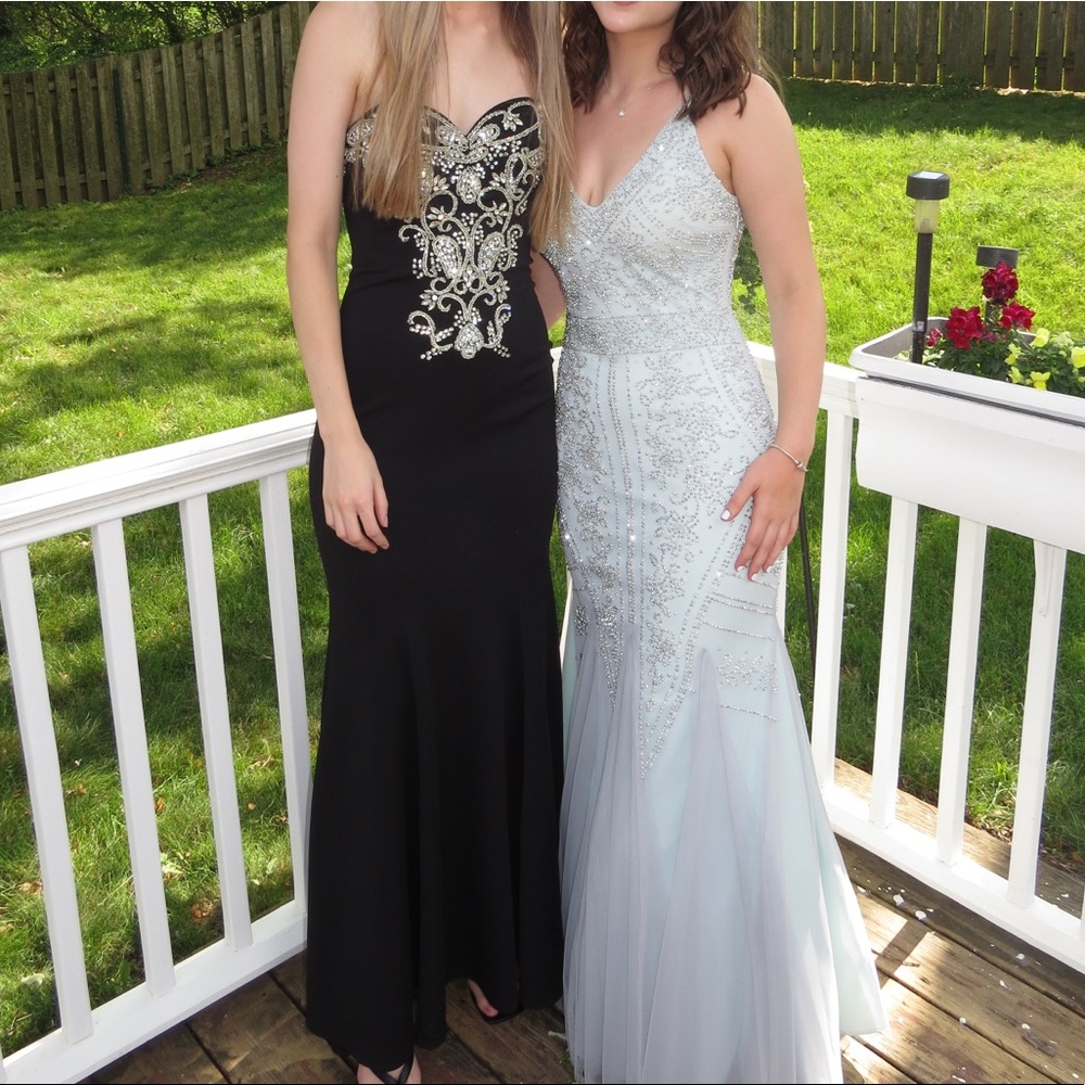 Prom Dress - Picture 2 of 9